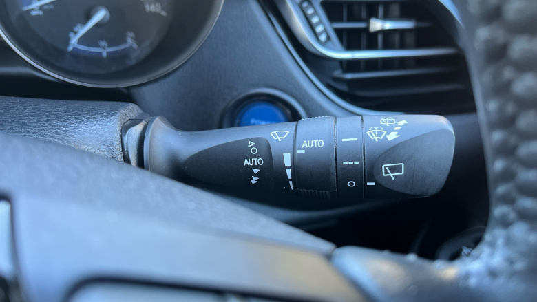 Toyota C-HR 1.8 Hybrid Design 5dr CVT Hybrid Hatchback